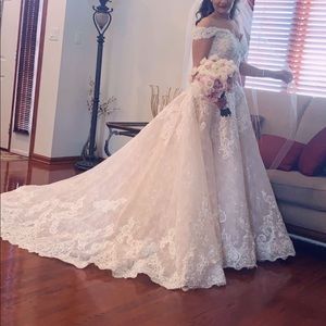 Wedding dress